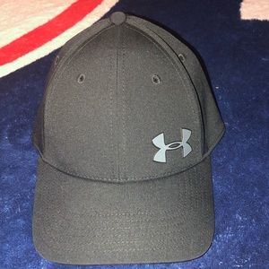 UNDER ARMOUR HAT